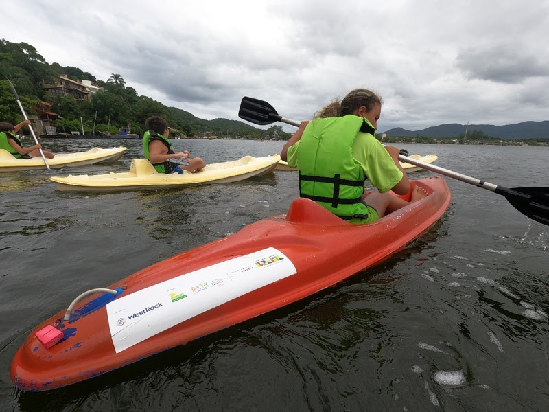 Desvendar Canoagem abre inscrições em Florianópolis (SC); projeto atende cerca de 180 jovens